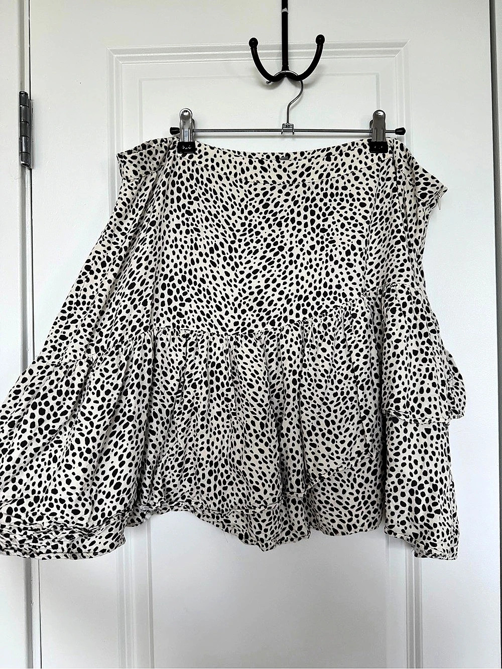Oliver Bonas Animal Print Mini Skirt White & Black Size 14 Like New